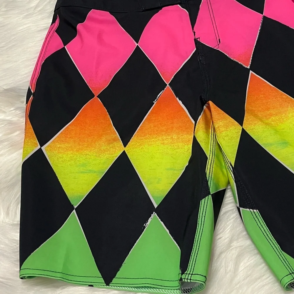 NEW BILLABONG Sundays Pro Neon Diamond Performance Board Shorts Boys Size 28 L